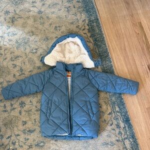 Amazon Essentials Puffer Jacket with Sherpa Lining